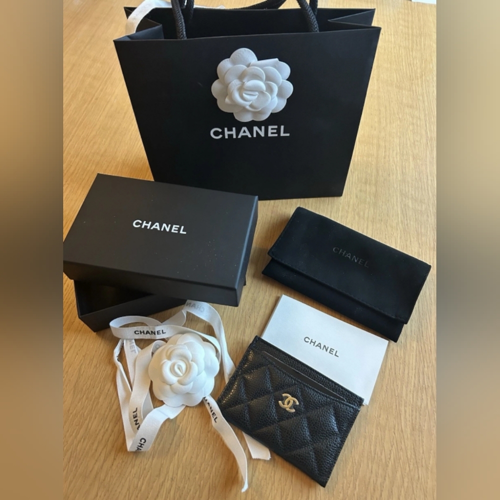 Chanel Black Caviar Card Holder - Picture 8 of 8